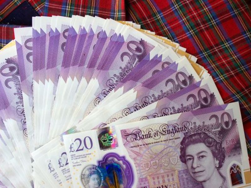Dodatkowe wsparcie finansowe od rządu UK! Nawet ponad 500 funtów!