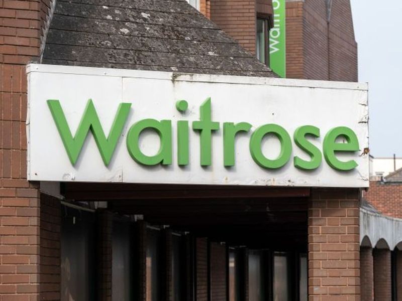 Policja i ratownicy w supermarkecie Waitrose! Kobieta zmarła w trakcie zakupów!