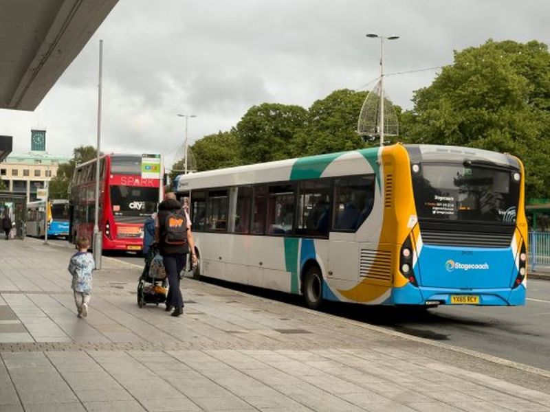 Kierowcy autobusów w UK grożą ogólnokrajowymi strajkami!